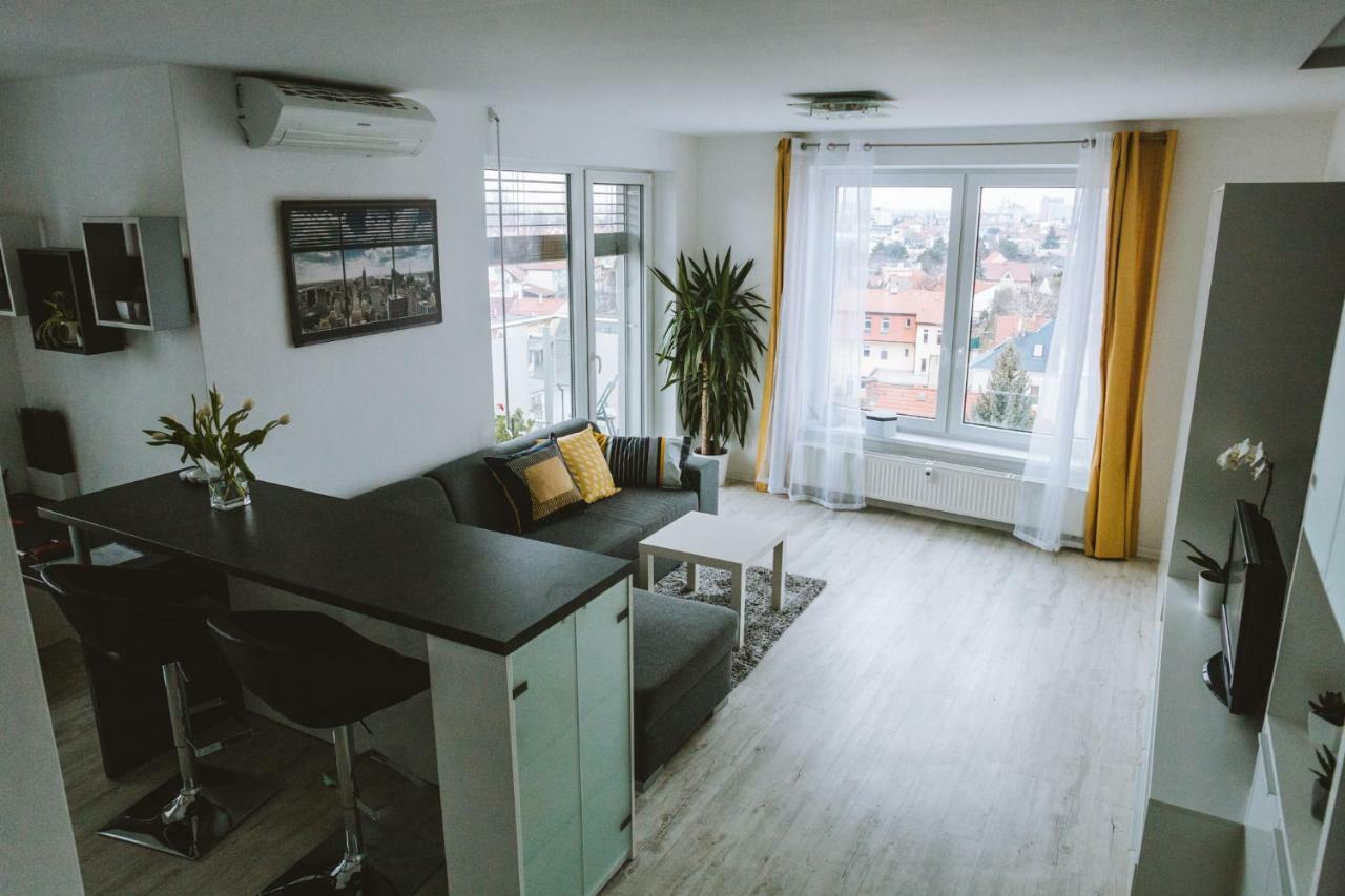 Design Apartment, The City Centre Close To The Health Spa Пиещани Екстериор снимка